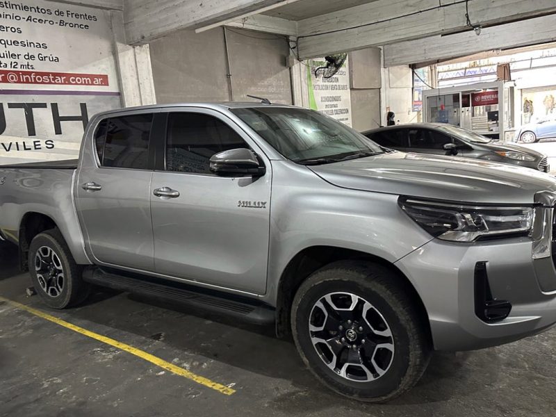 Toyota Hilux Srx 4x4 Automatica 2021 105.000km Impecable